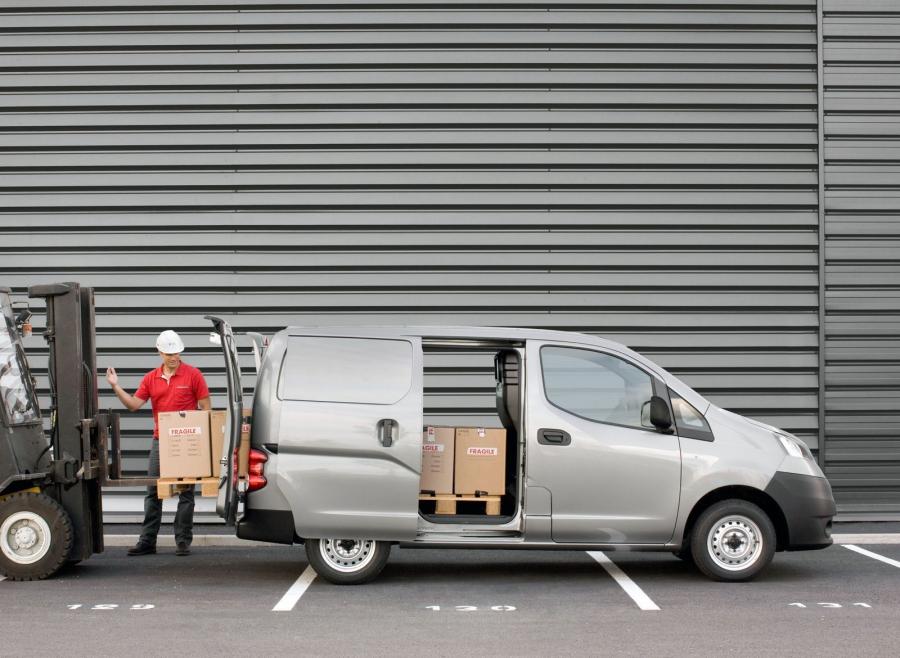 Nissan NV200 Van 2009 года  (фото 6 из 8)